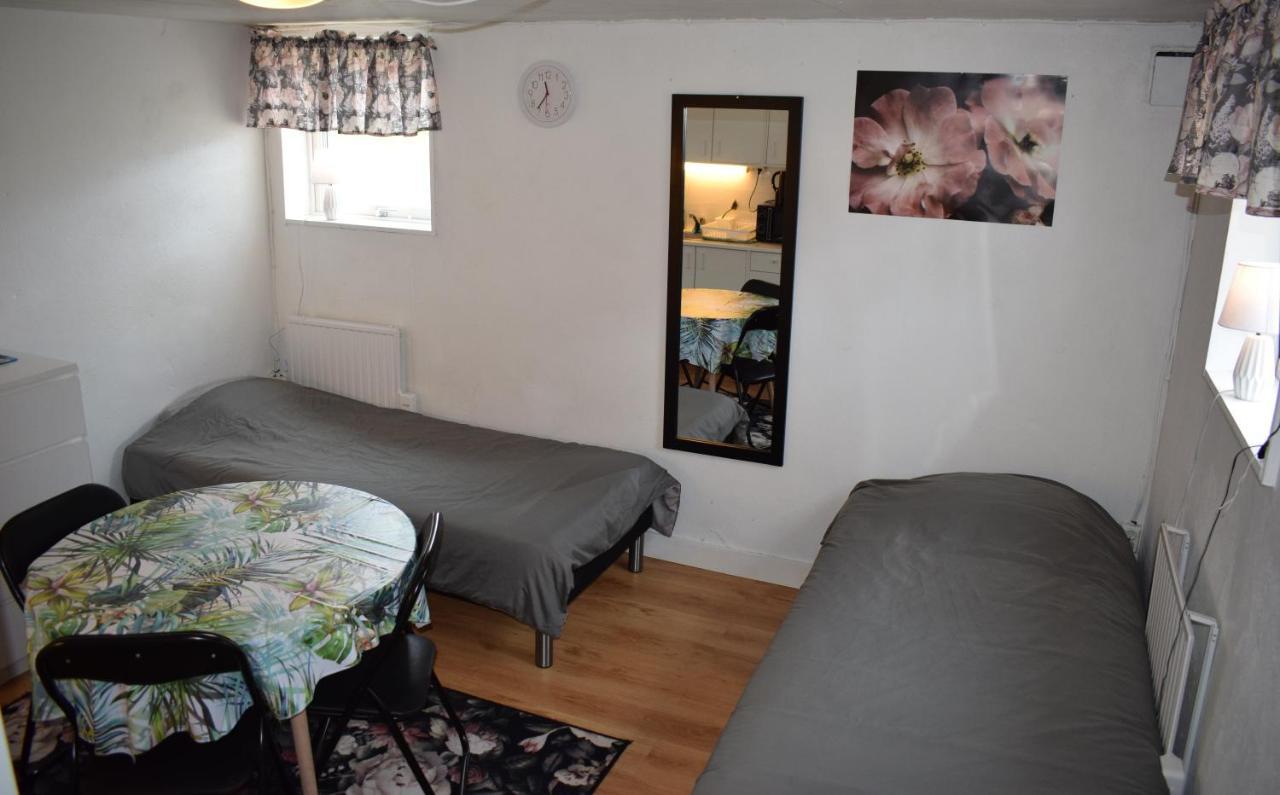 Nr2 With Shared Bathroom In C
